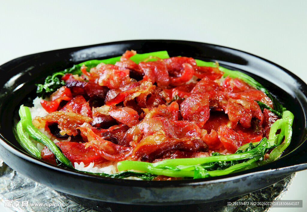 美味腊肠煲仔饭