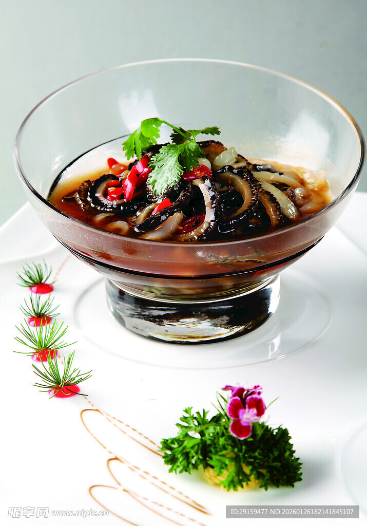 美味凉拌木耳摆盘点缀