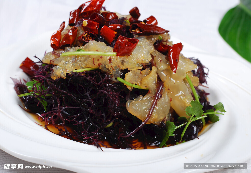 凉拌紫甘蓝配鱼片