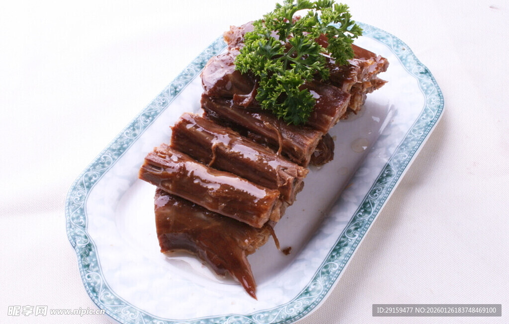 美味酱牛肉摆盘精致