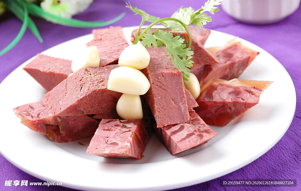 美味卤牛肉摆盘