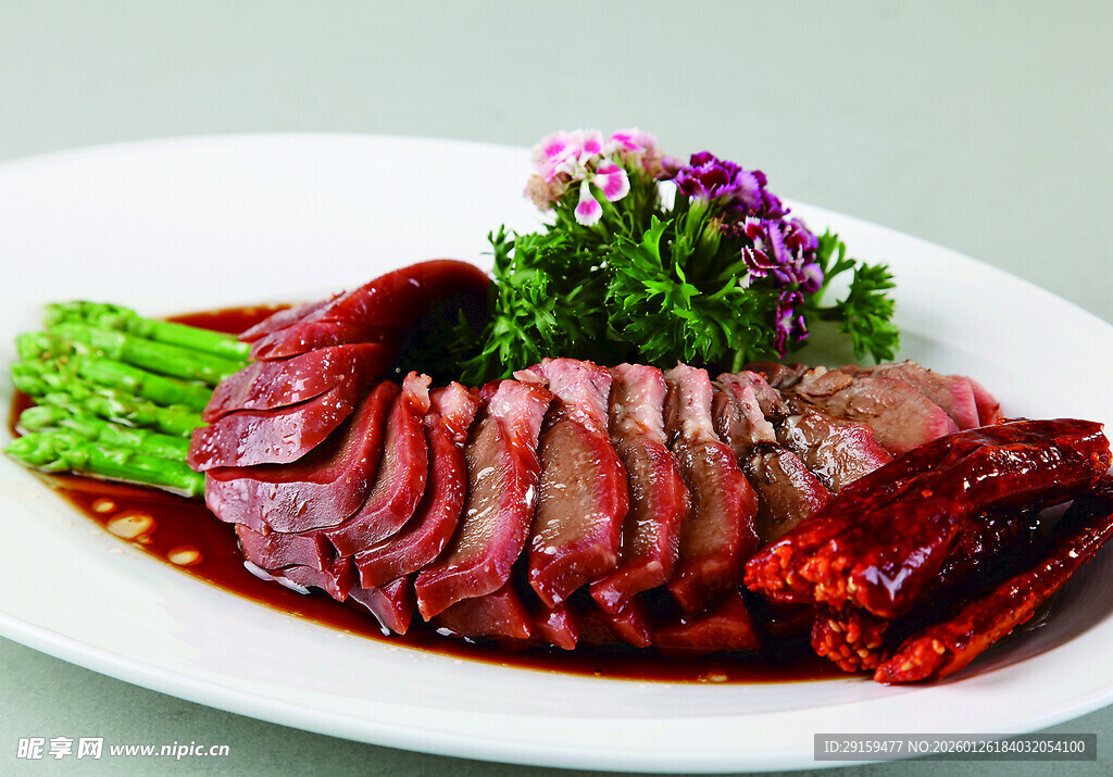 美味酱牛肉摆盘精致