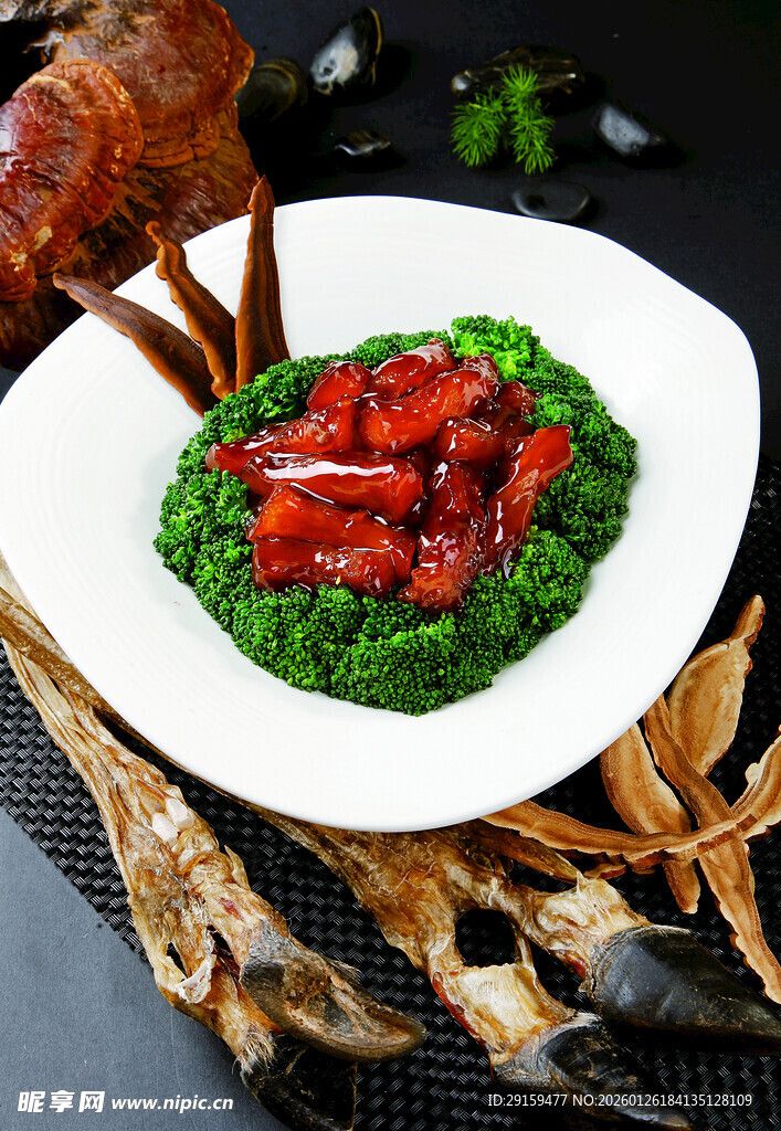 美味小龙虾配周边食材