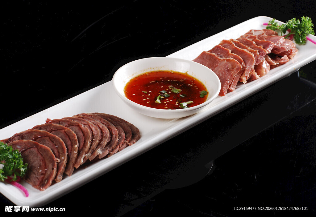 美味酱牛肉配蘸料