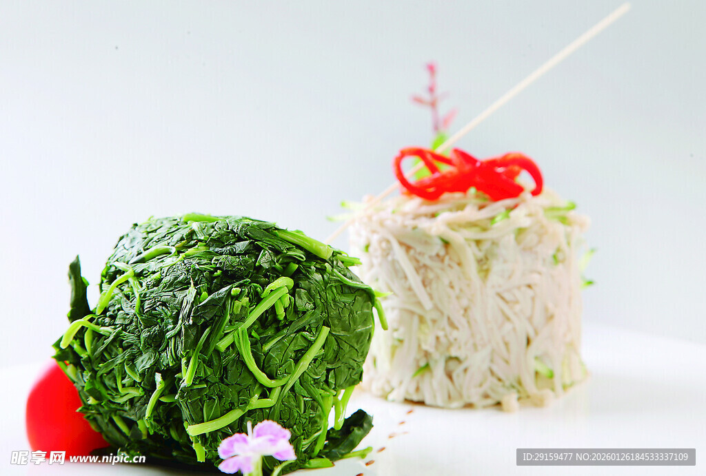 新鲜蔬菜与豆芽美食组合