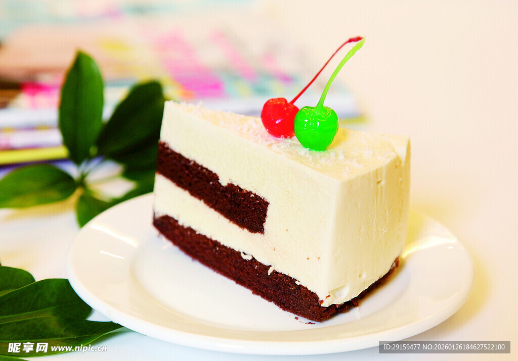 美味樱桃巧克力夹心蛋糕