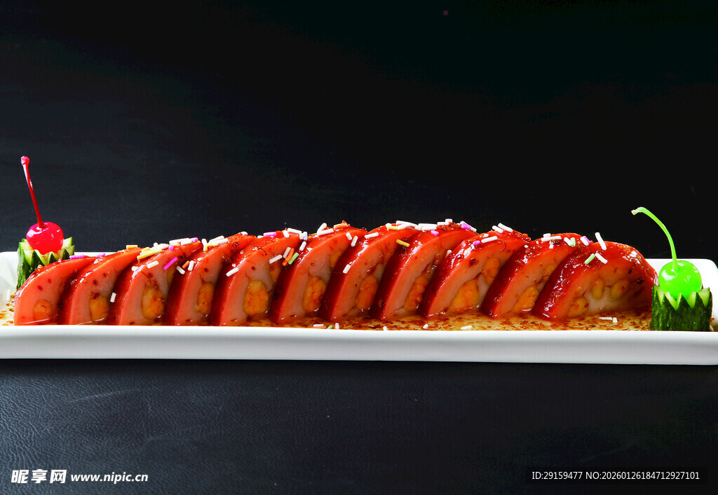 美味酱肉卷摆盘精致