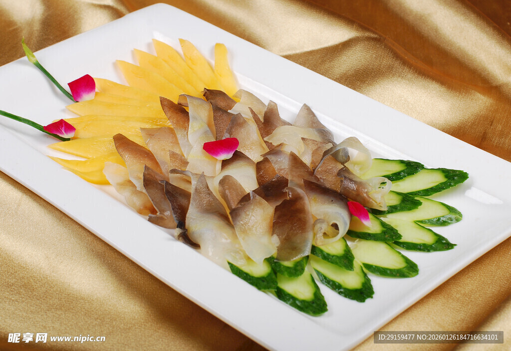 精美摆盘的特色凉拌肉片