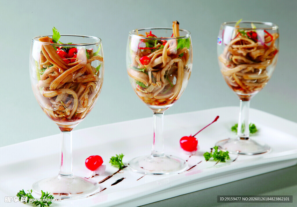 创意酒杯装风味小吃