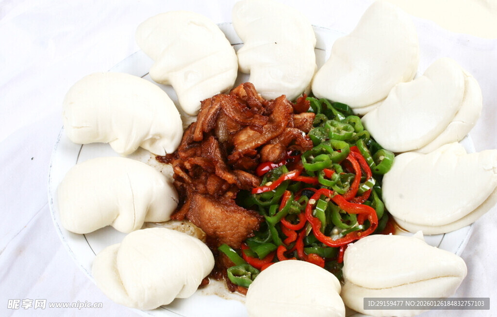 葱香肉馅包裹馒头