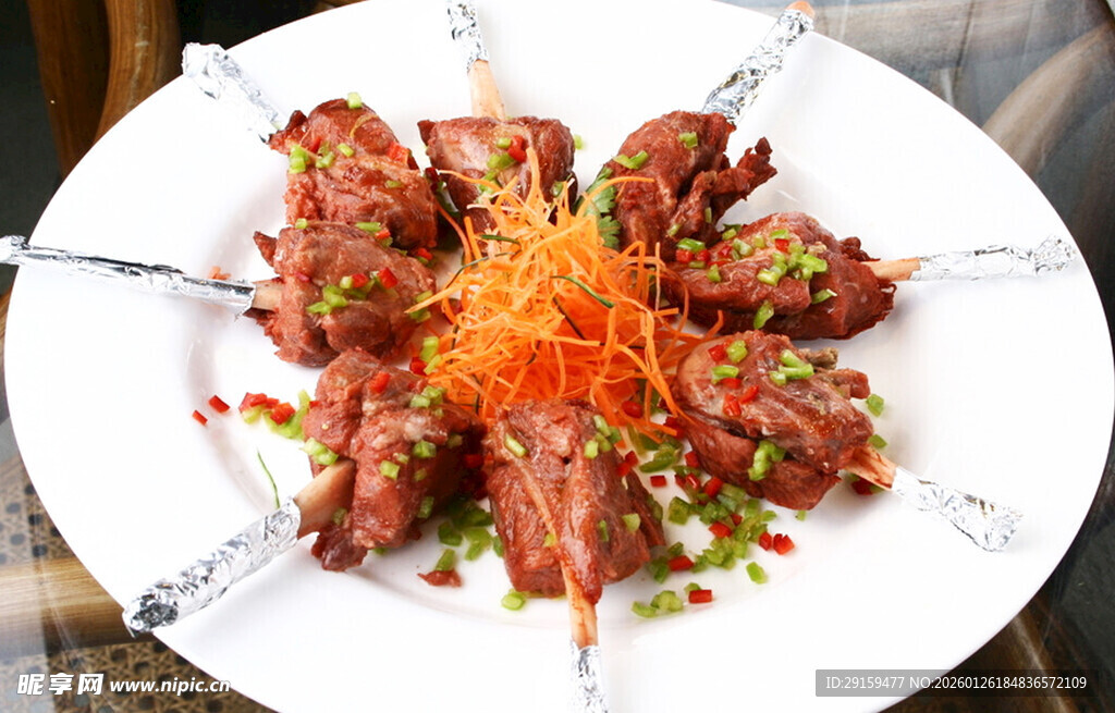 美味烤肉串摆盘精致诱人