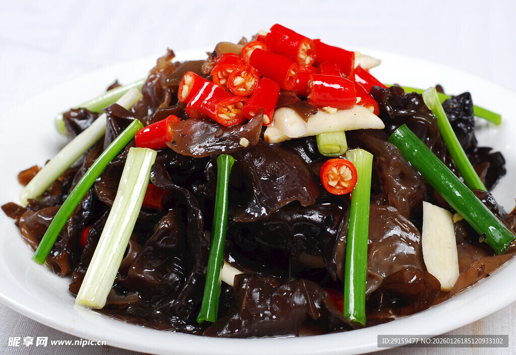 香辣木耳炒葱段