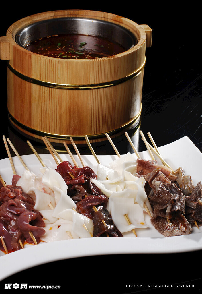 美味烧烤与蒸笼美食