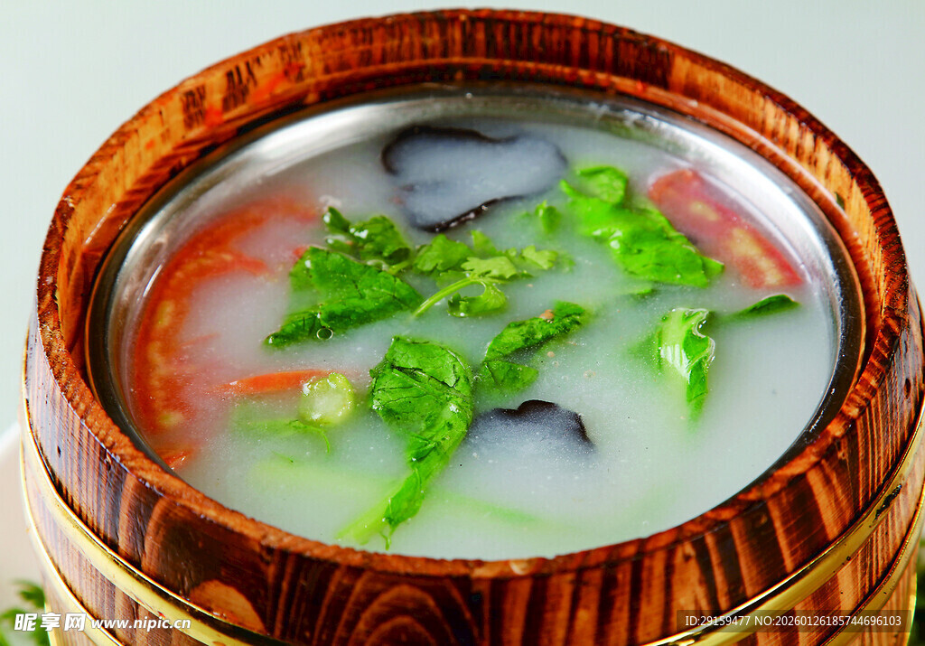 木桶蔬菜鲜汤