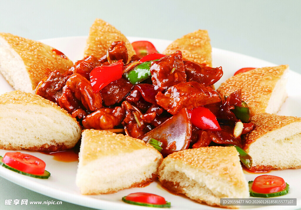 香辣鸡肉配馍美味佳肴