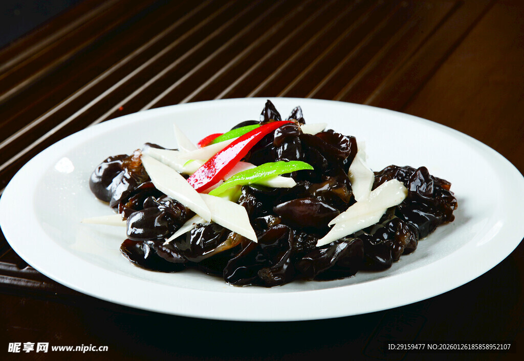 美味酱制猪蹄摆盘精致