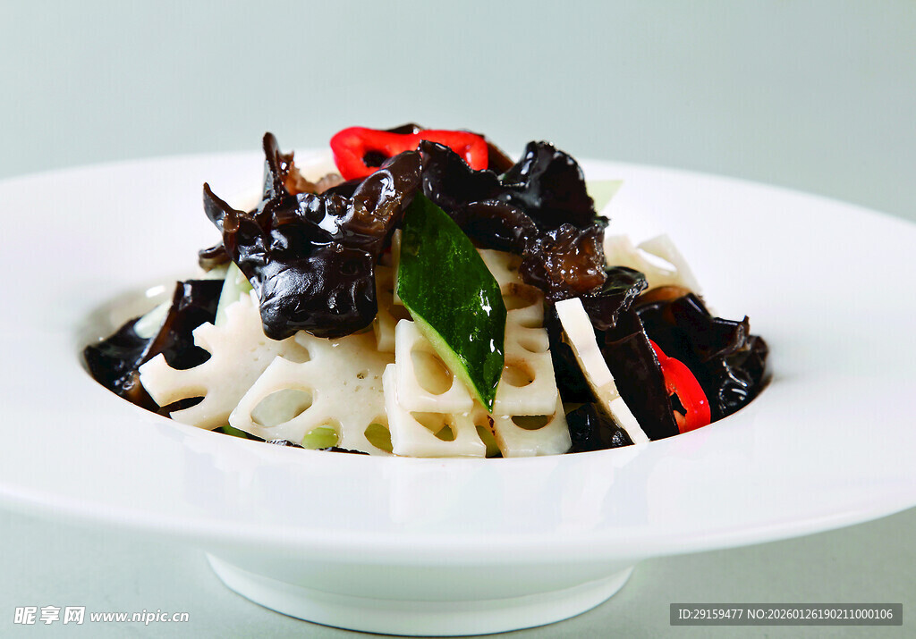 美味凉拌木耳配蔬菜