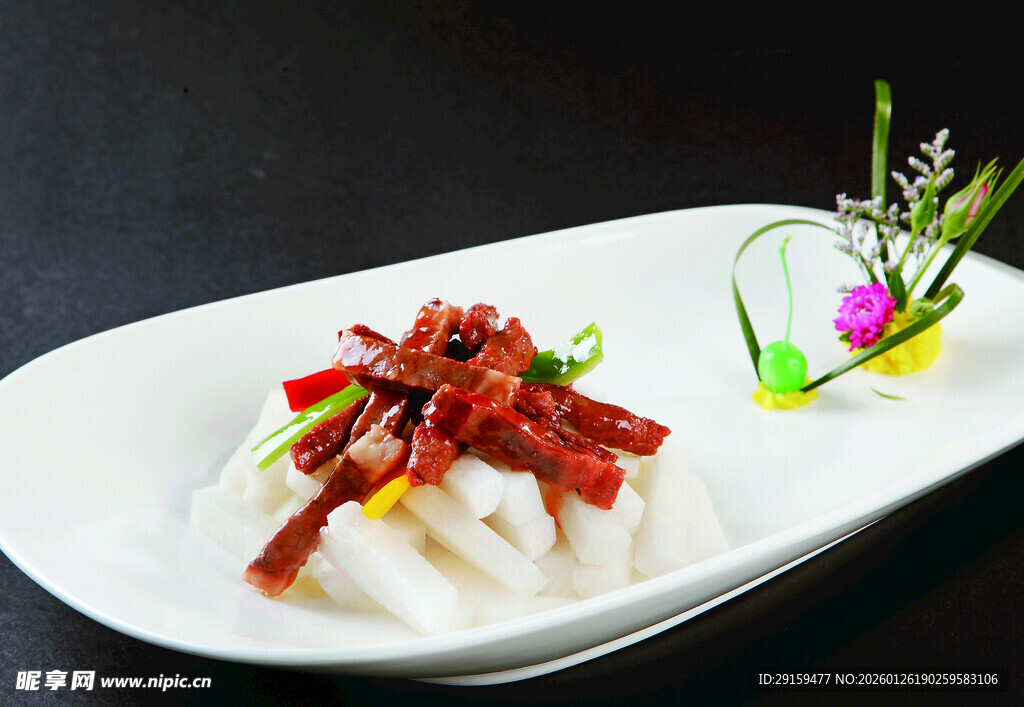 香辣萝卜片摆盘精致