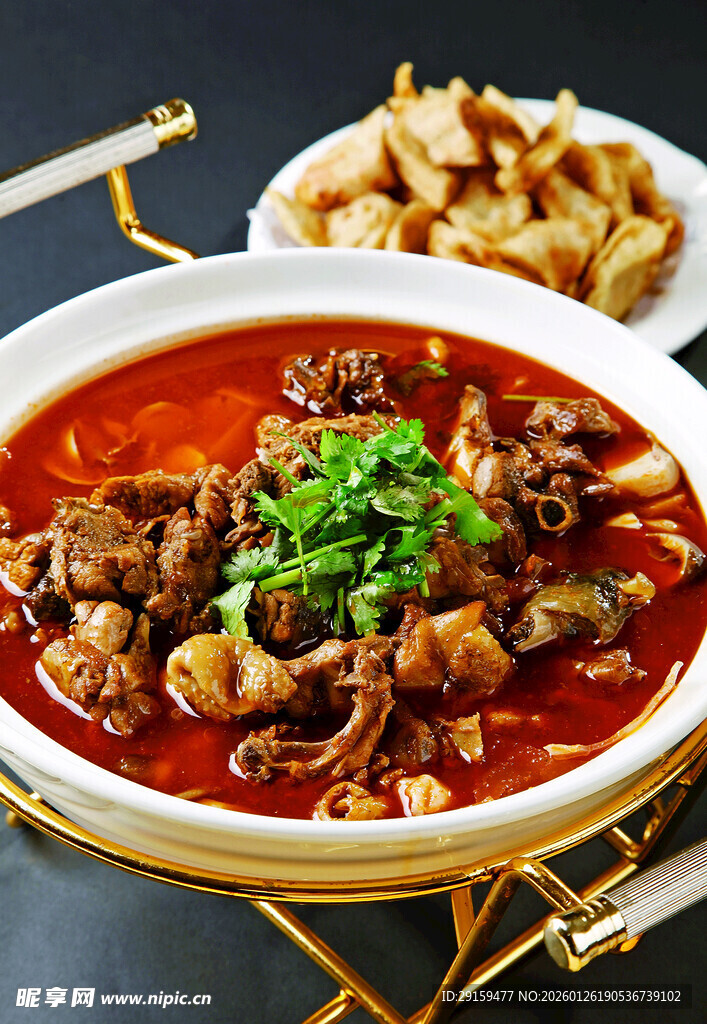 香辣美味牛蛙煲