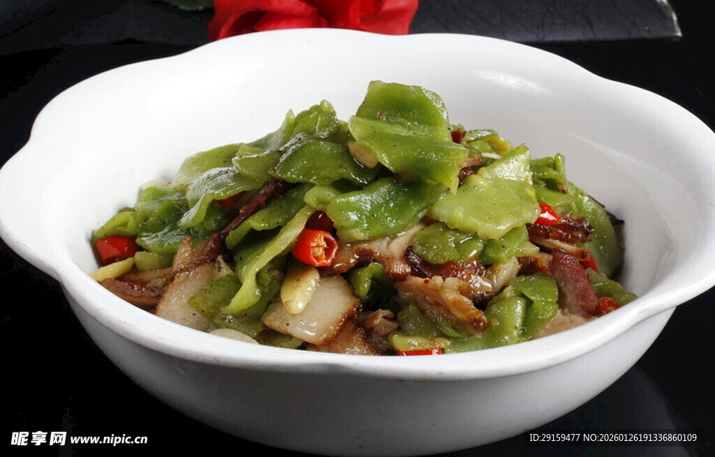 美味牛杂蔬菜煲