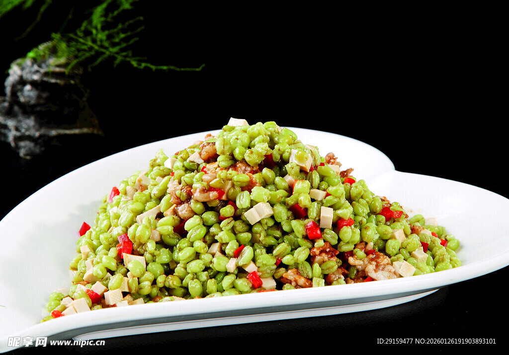 翠绿爽口的豌豆粒拼盘