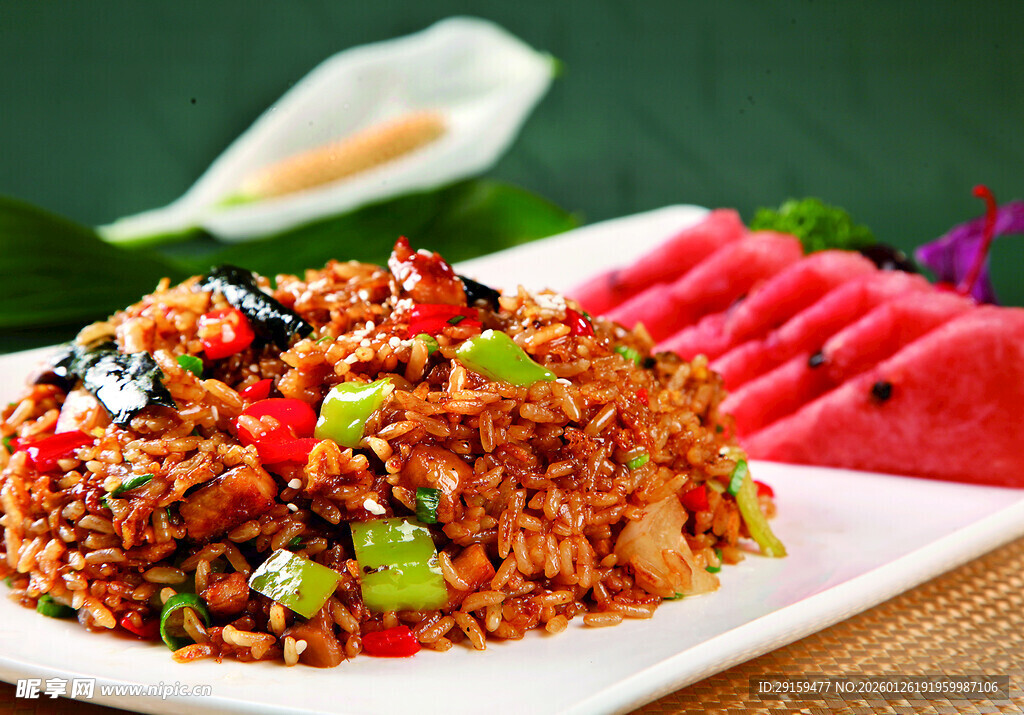 美味炒饭配西瓜片