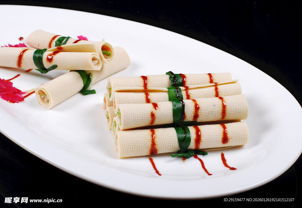 美味蔬菜卷摆盘精致