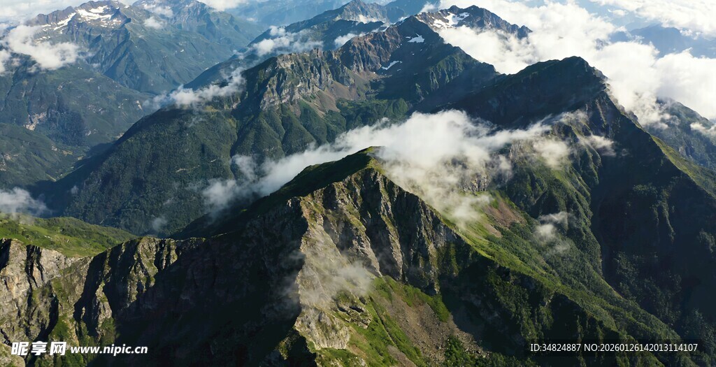 壮丽高山云海景观