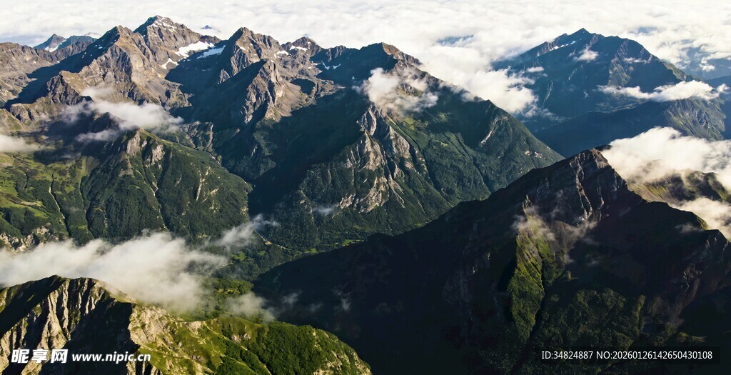 壮丽山峦云海景观