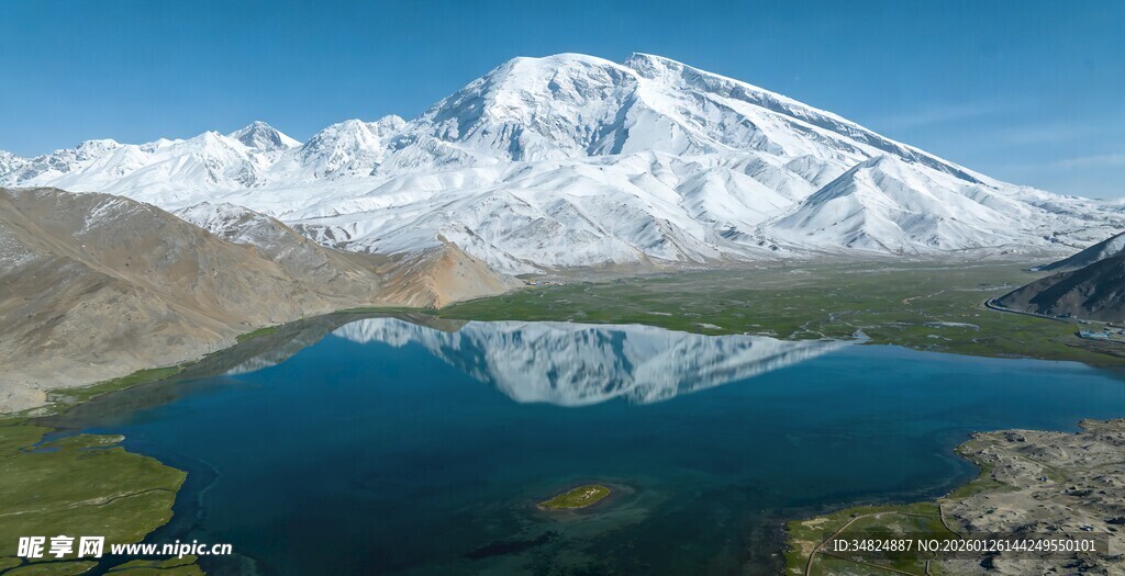 雪山湖泊绝美自然风光