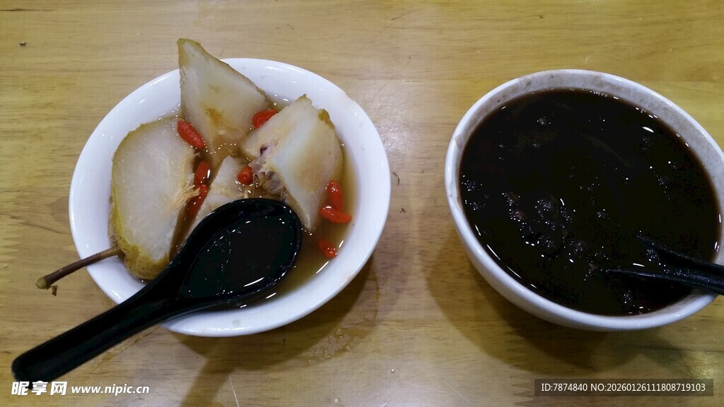 饺子配黑米粥美食组合