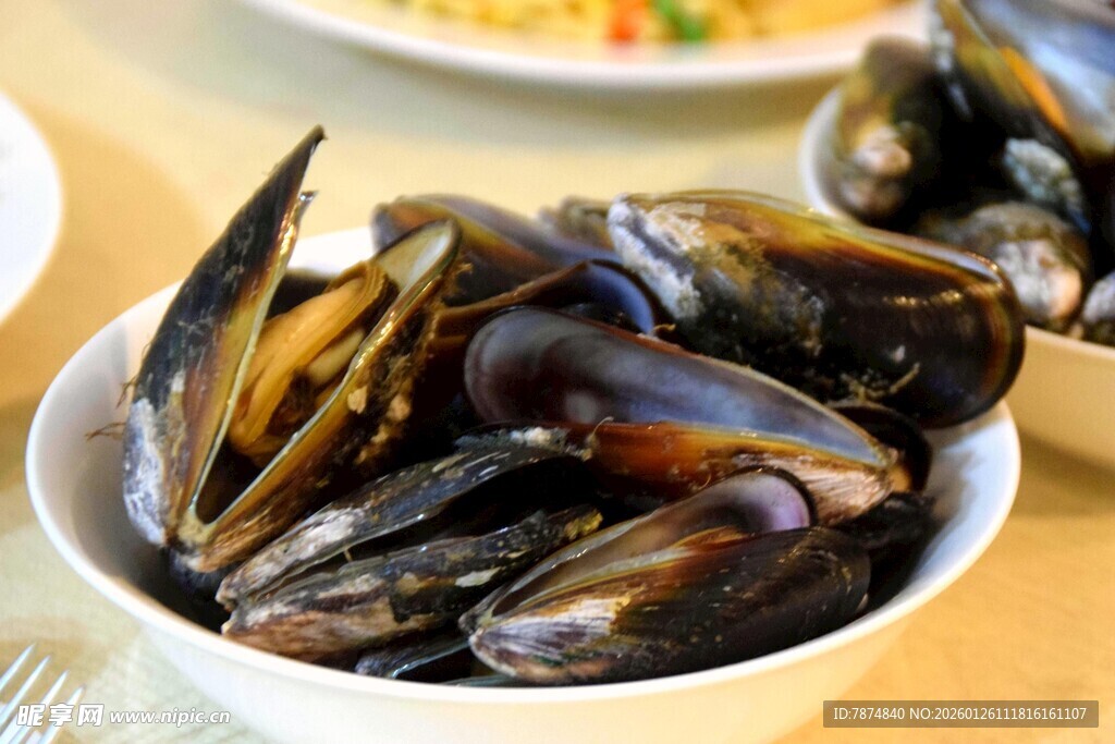 一碗新鲜美味的贻贝