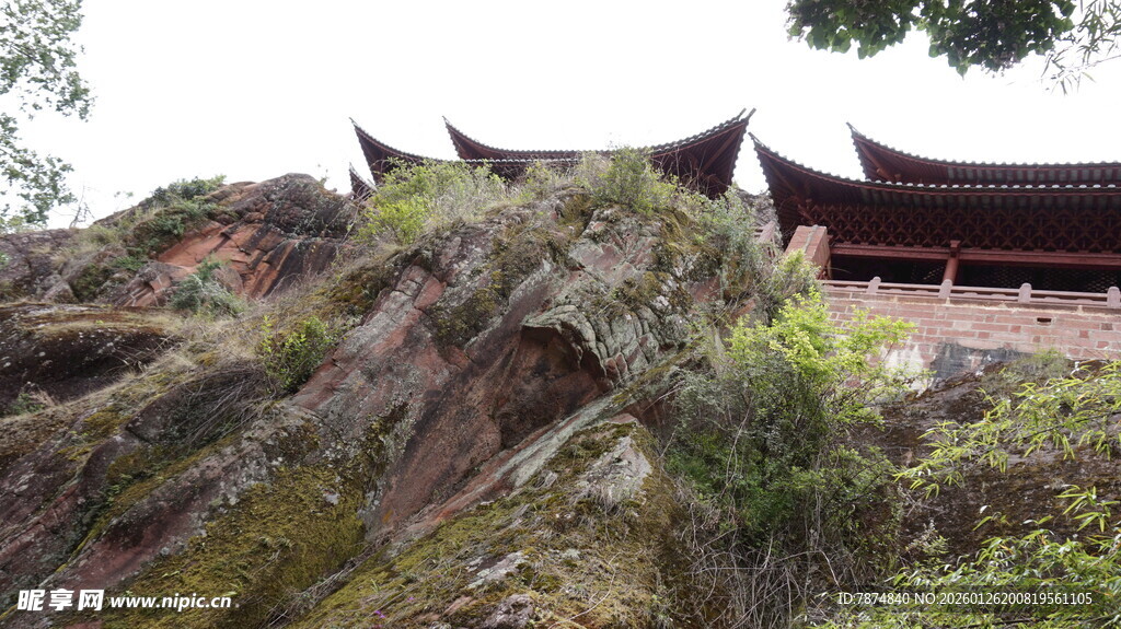 山崖上的古建筑景观