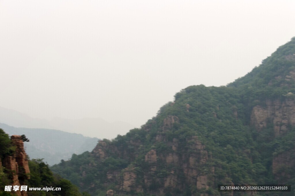 石林峡壮丽山峦景色