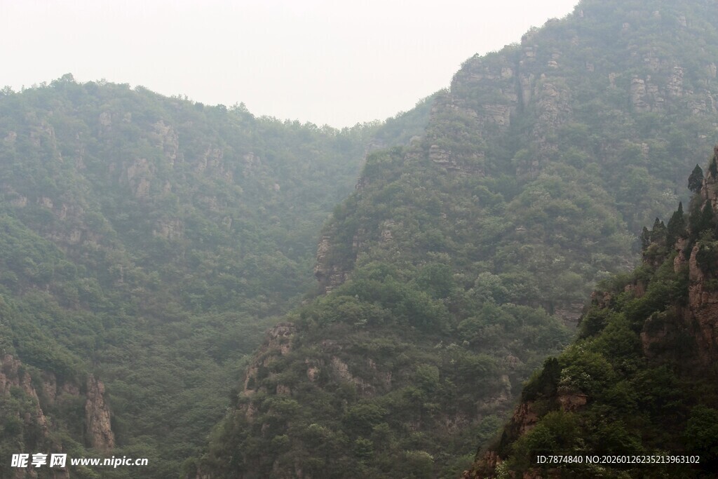 石林峡壮丽山峦景观