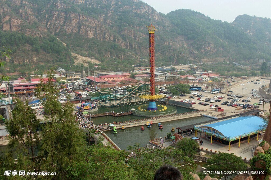 石林峡景区游乐设施全景俯瞰