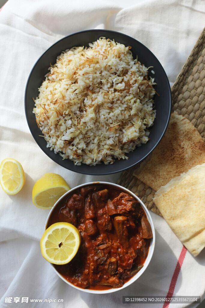 美味米饭搭配特色菜肴