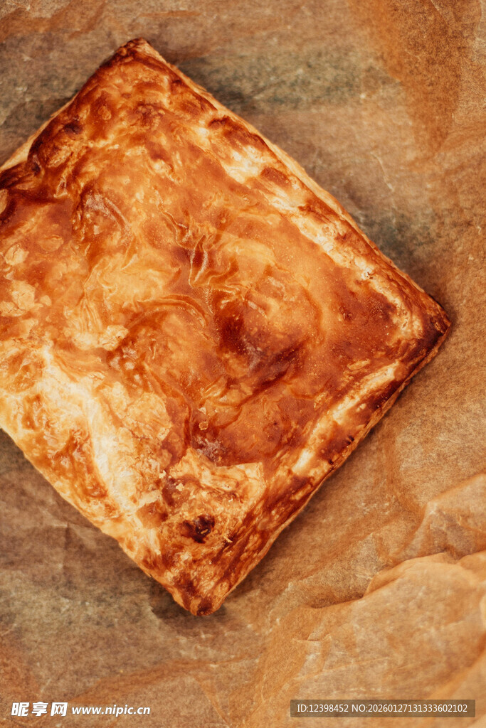 美味烤制方形糕点