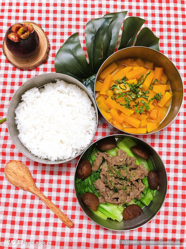 户外野餐的美味餐食