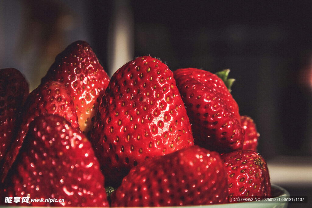 新鲜诱人的草莓