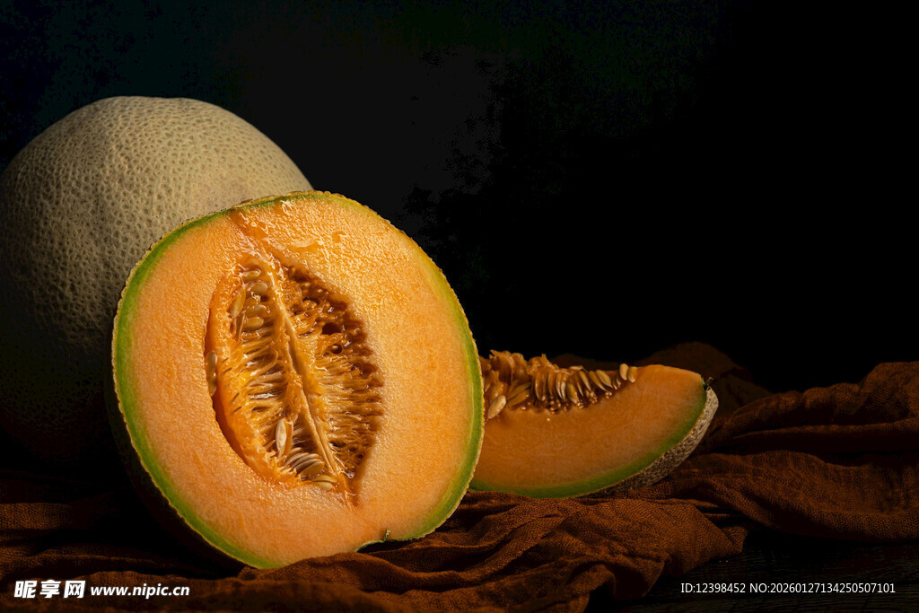 切开的美味甜瓜展示