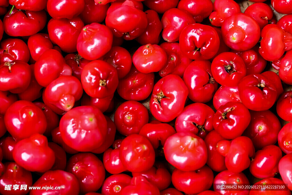 饱满红樱桃特写