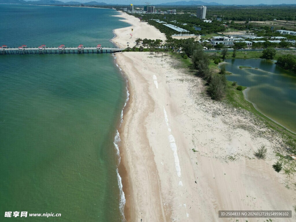 海滨沙滩鸟瞰美景