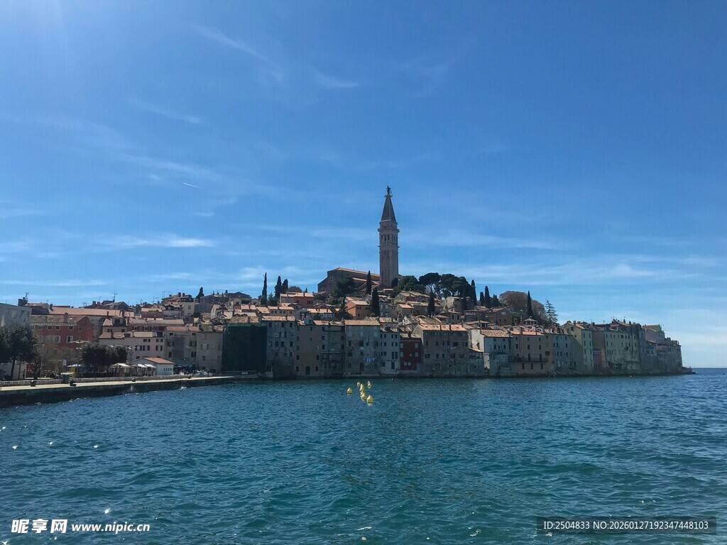 海滨城市风光 塔楼矗立