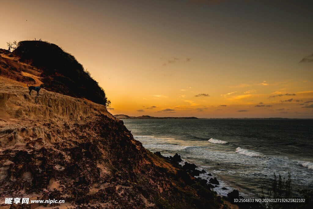 海边悬崖日落美景