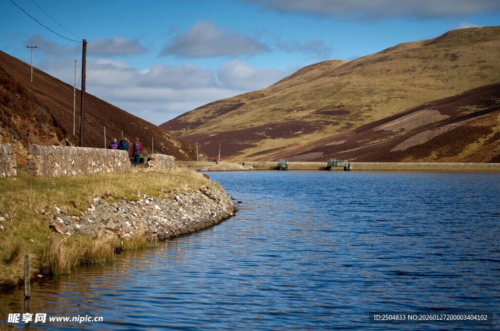 湖畔山景 自然风光秀丽