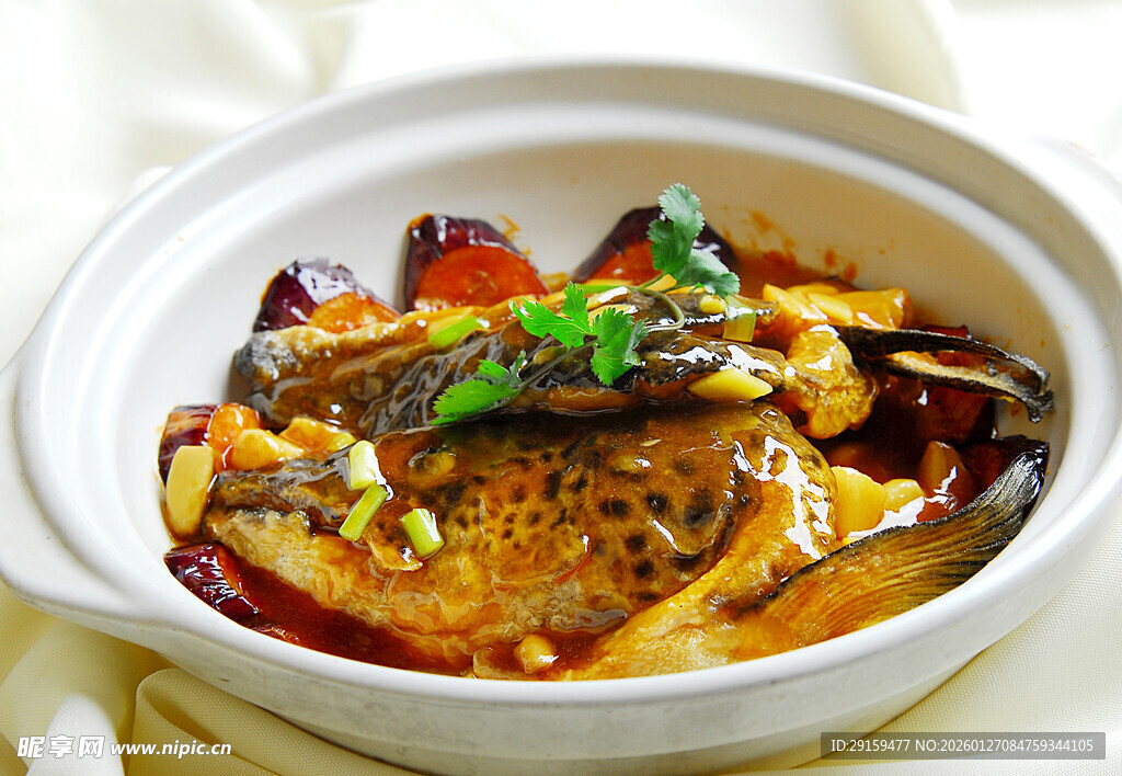 砂锅美味黄骨鱼