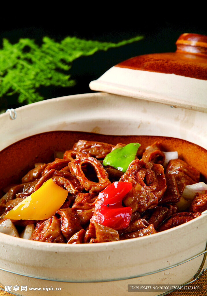 美味瓦罐焖肉