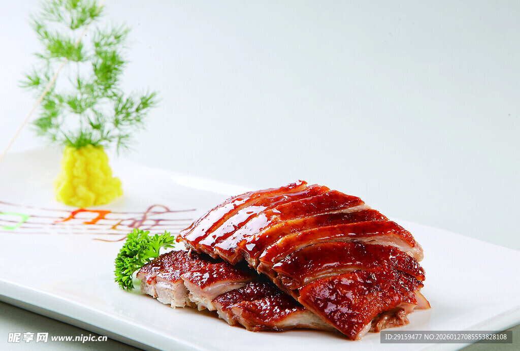 美味烤鸭摆盘精致