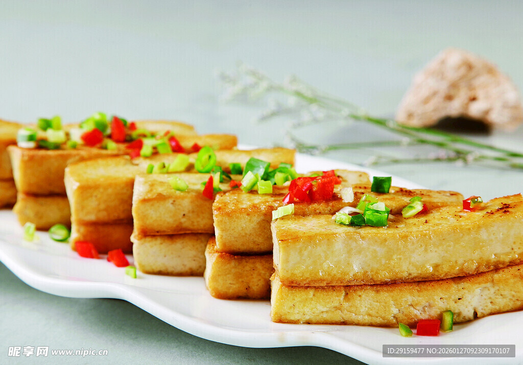 香煎豆腐摆盘精致诱人